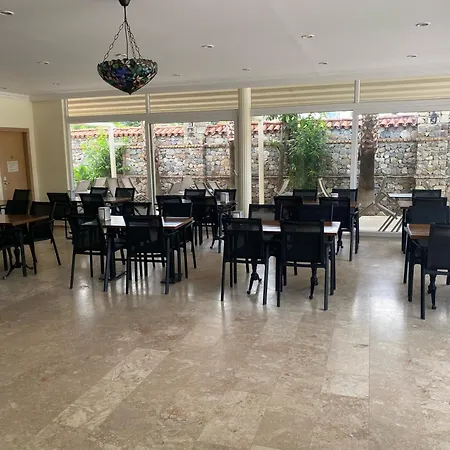 Beldibi Beach Hotel * בלדיבי