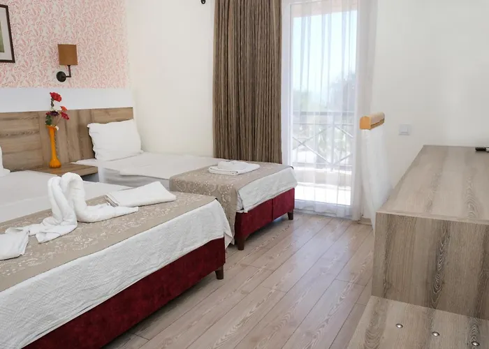 Beldibi Beach Hotel מלון בלדיבי