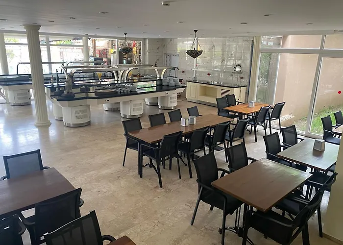 Beldibi Beach Hotel מלון בלדיבי