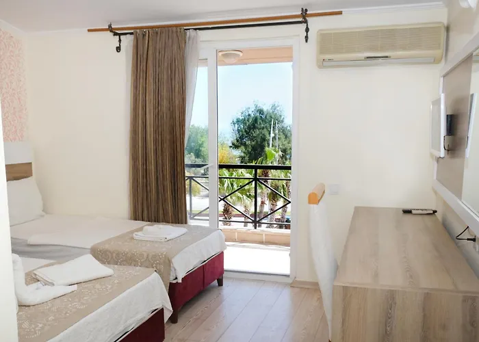Beldibi Beach Hotel מלון בלדיבי