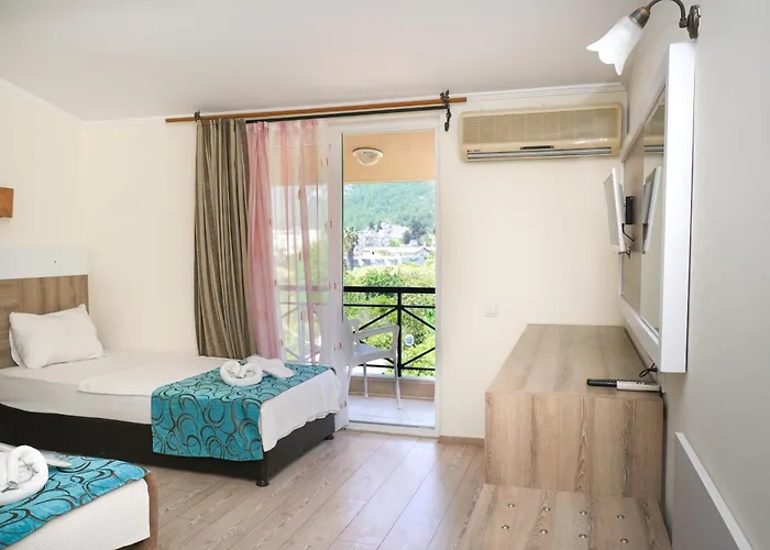 Beldibi Beach Hotel בלדיבי