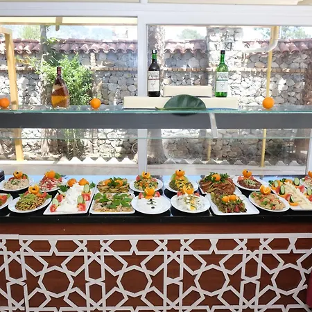 Beldibi Beach Hotel 贝尔迪比