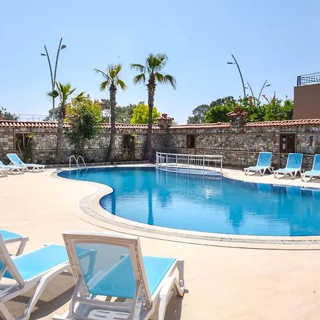 Beldibi Beach Hotel מלון בלדיבי