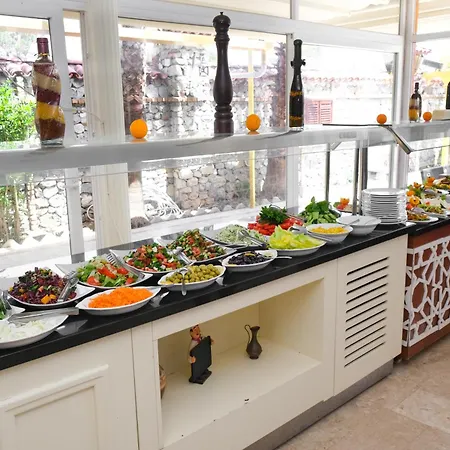 Beldibi Beach Hotel * בלדיבי