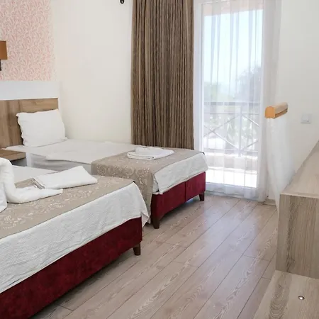 Beldibi Beach Hotel מלון בלדיבי