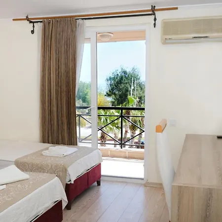 Beldibi Beach Hotel מלון בלדיבי